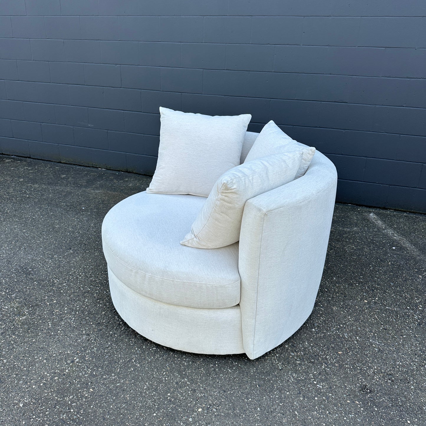 JL Roundabout Cuddle Swivel Chair - Merit Snow