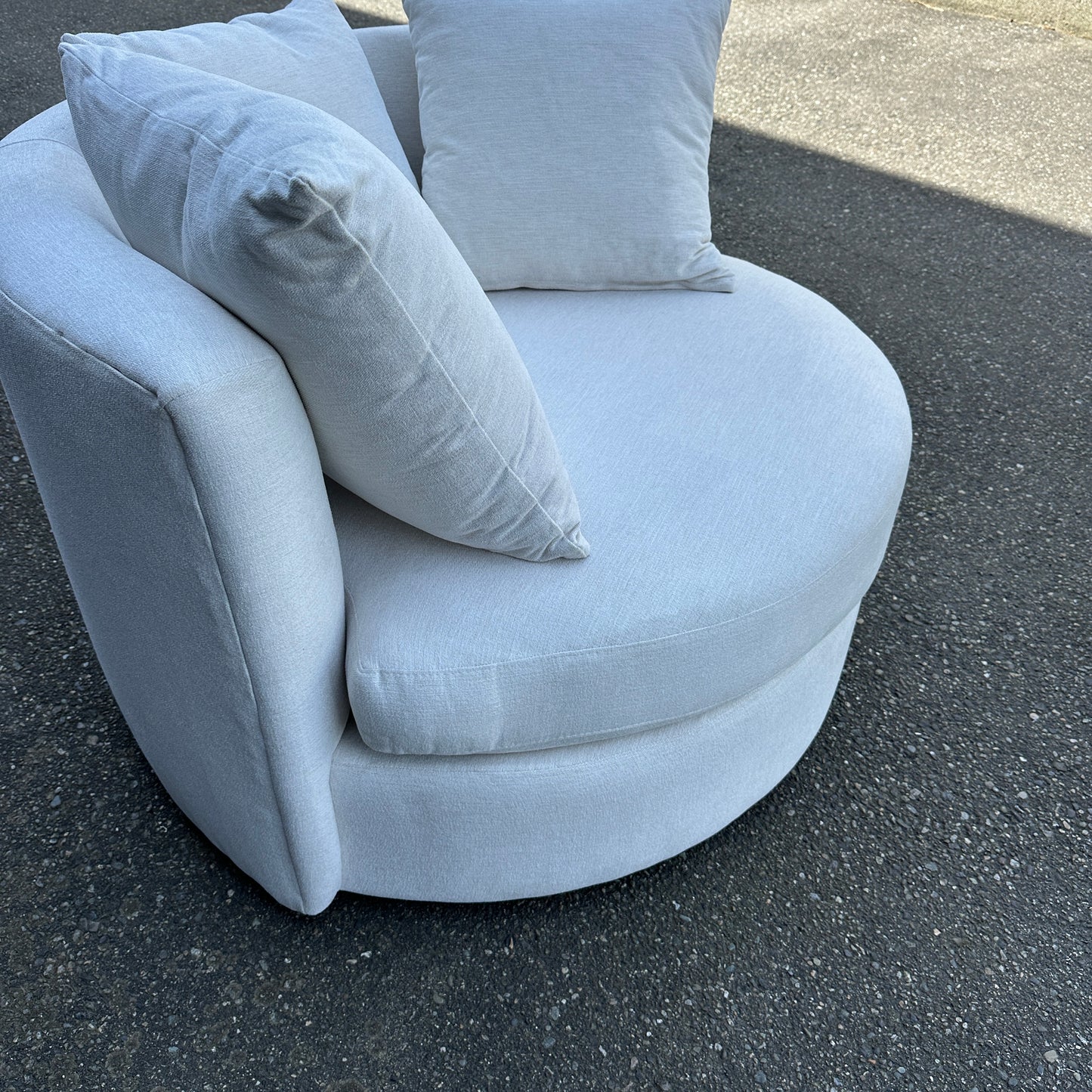 JL Roundabout Cuddle Swivel Chair - Merit Snow