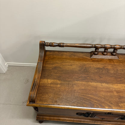 Antique Honderich Cedar Bench Chest