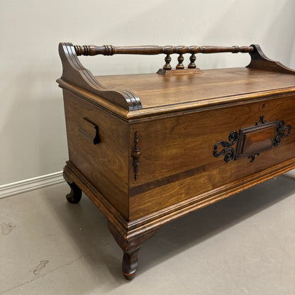 Antique Honderich Cedar Bench Chest
