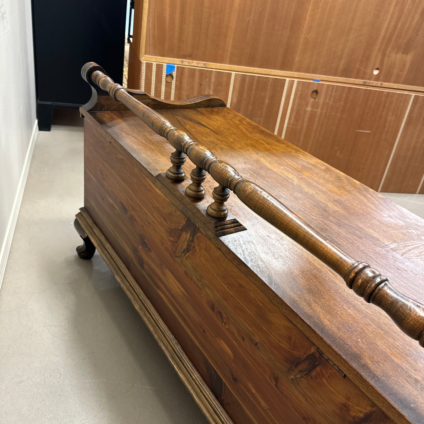 Antique Honderich Cedar Bench Chest