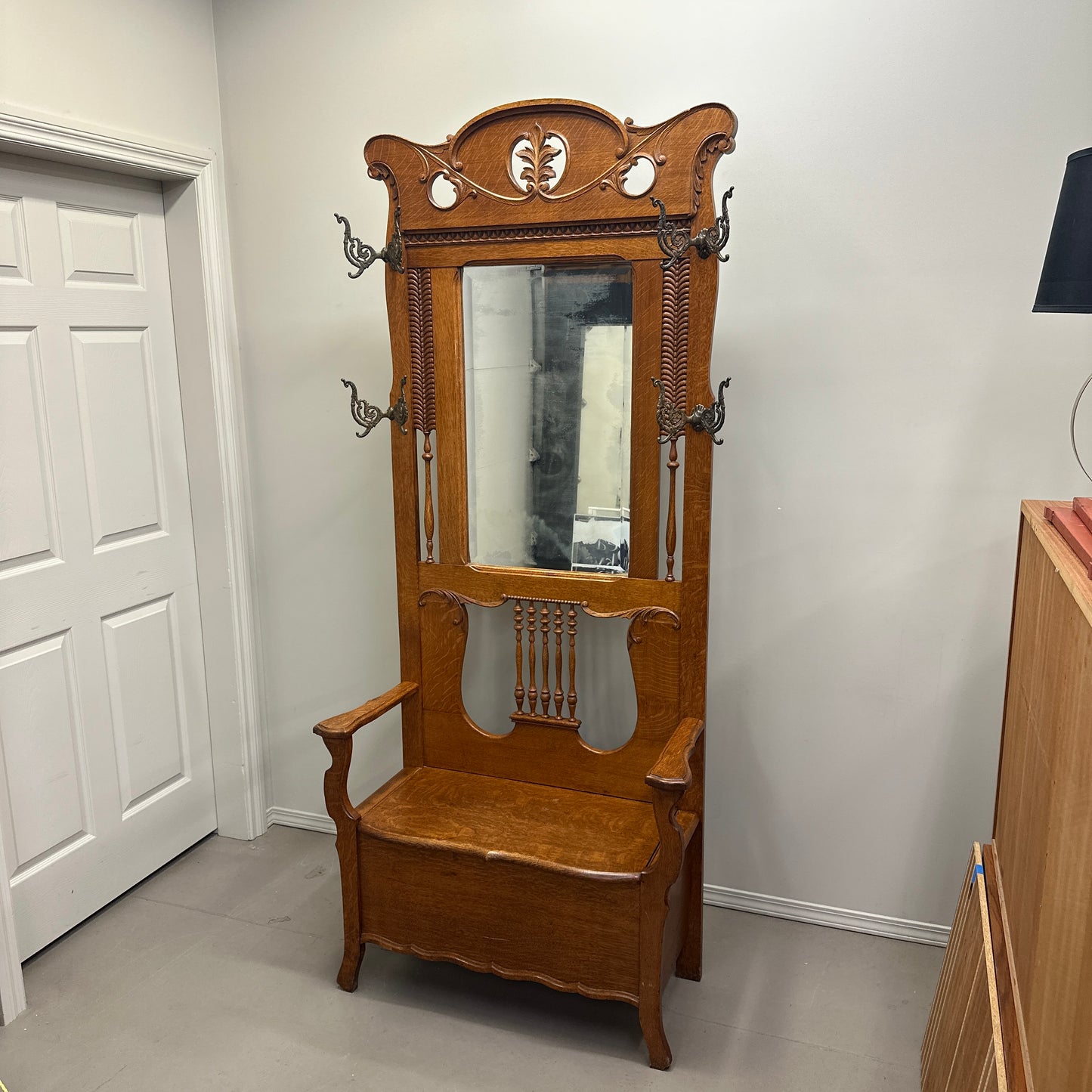 1900s American Antique Oak Hall Tree