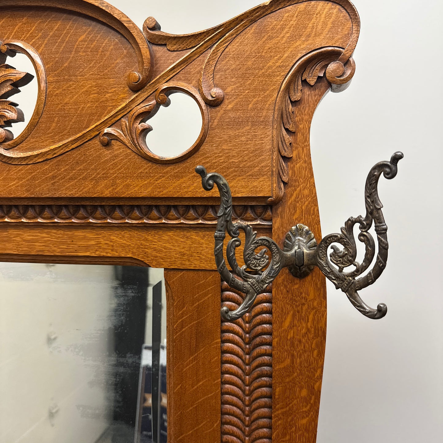1900s American Antique Oak Hall Tree
