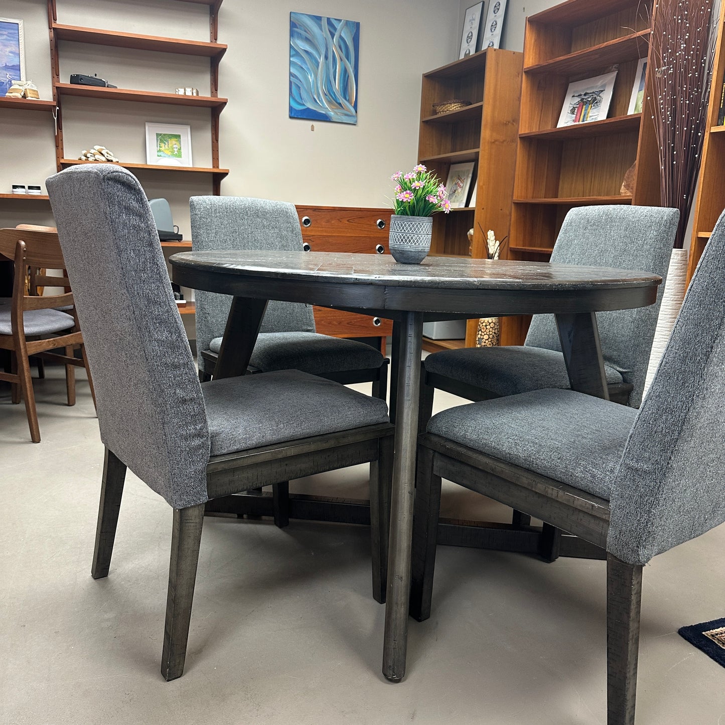 Ashley Besteneer Round Dining Set