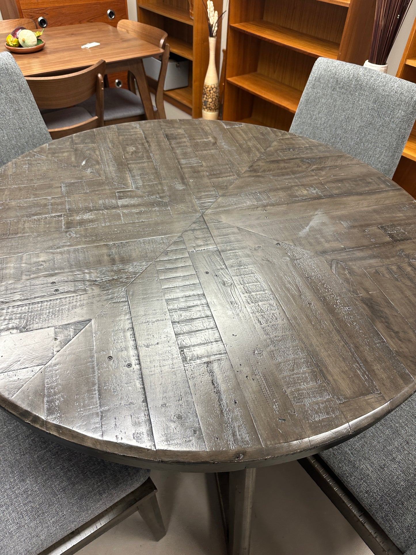 Ashley Besteneer Round Dining Set