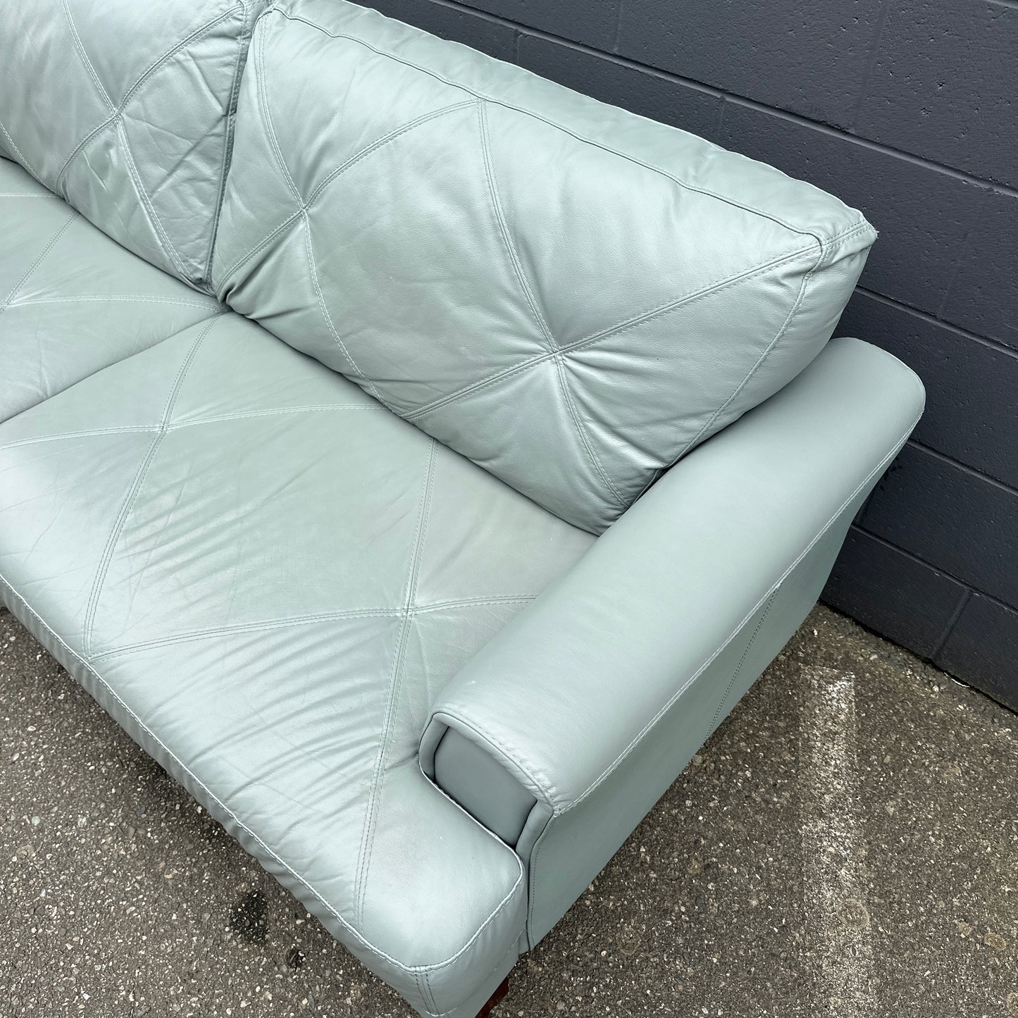 Chateau d'Ax Vita Leather Sofa