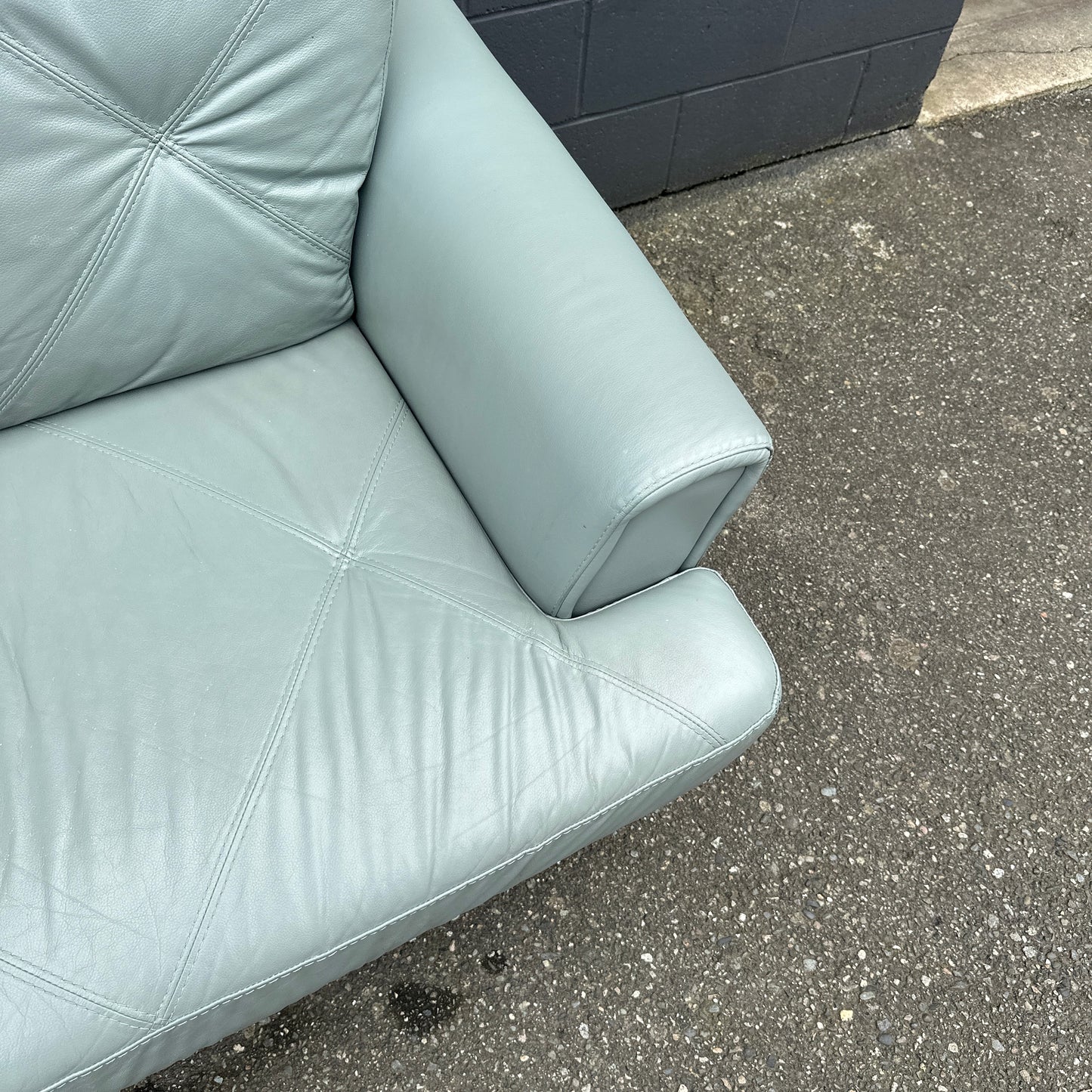 Chateau d'Ax Vita Leather Sofa