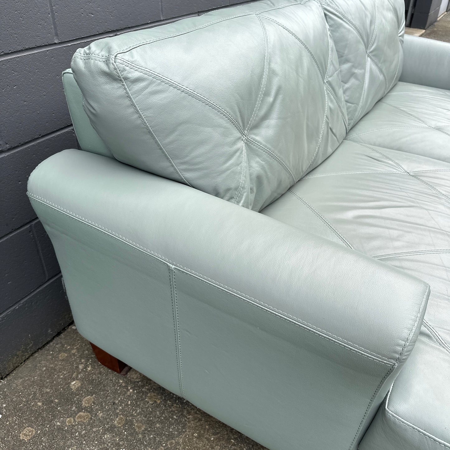 Chateau d'Ax Vita Leather Sofa