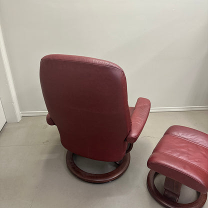 Ekornes Stressless Leather Recliner Chair & Ottoman