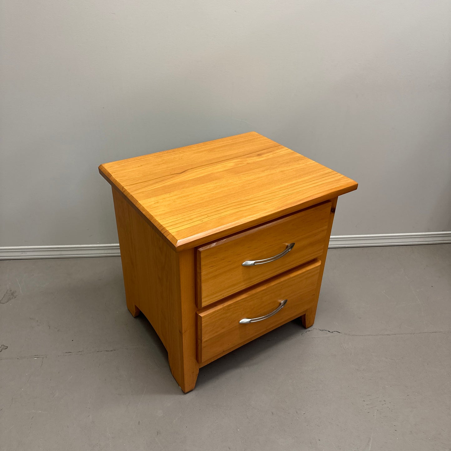 Solid Wood 3-pieces Bedroom Set by Mako