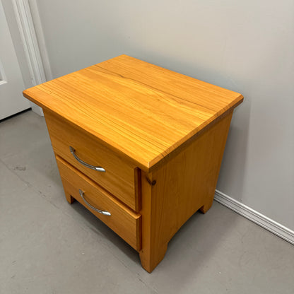 Solid Wood 3-pieces Bedroom Set by Mako