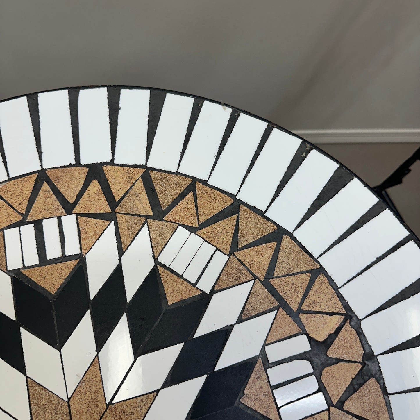 Bistro Mosaic Round Table and Chairs