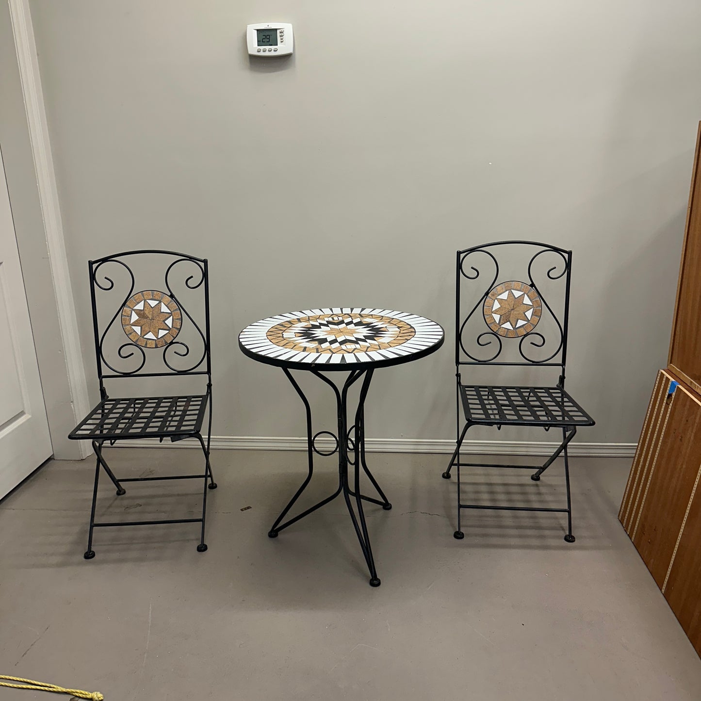 Bistro Mosaic Round Table and Chairs