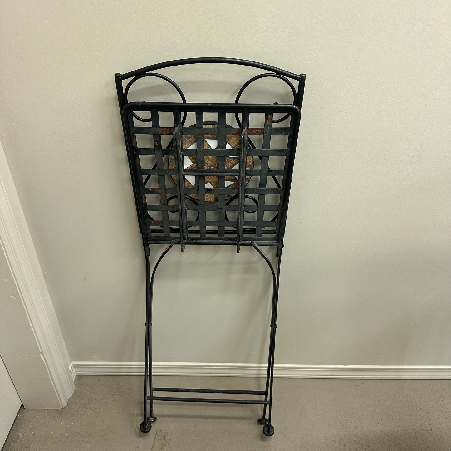 Bistro Mosaic Round Table and Chairs