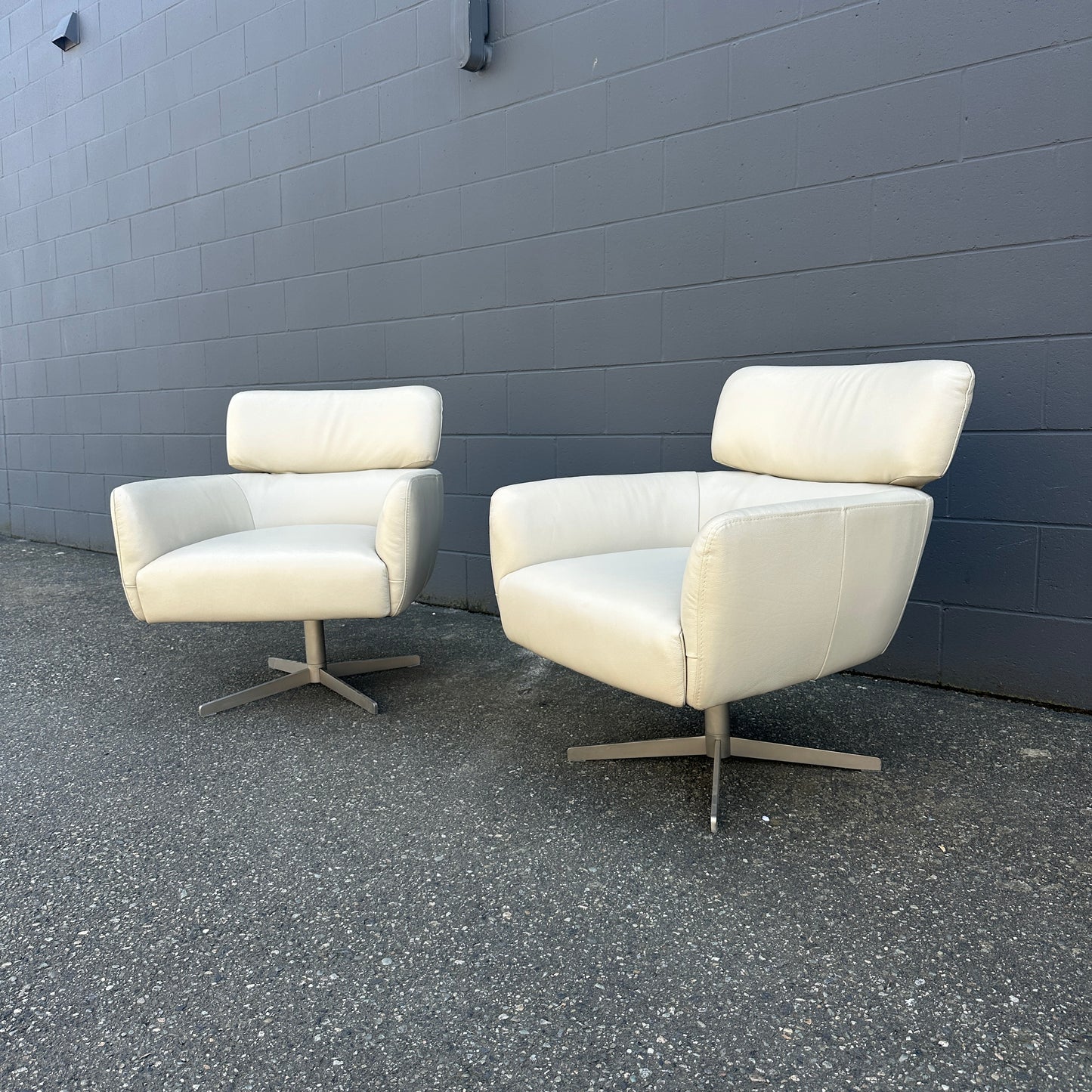 Saxon Leather Accent Chairs (x2)