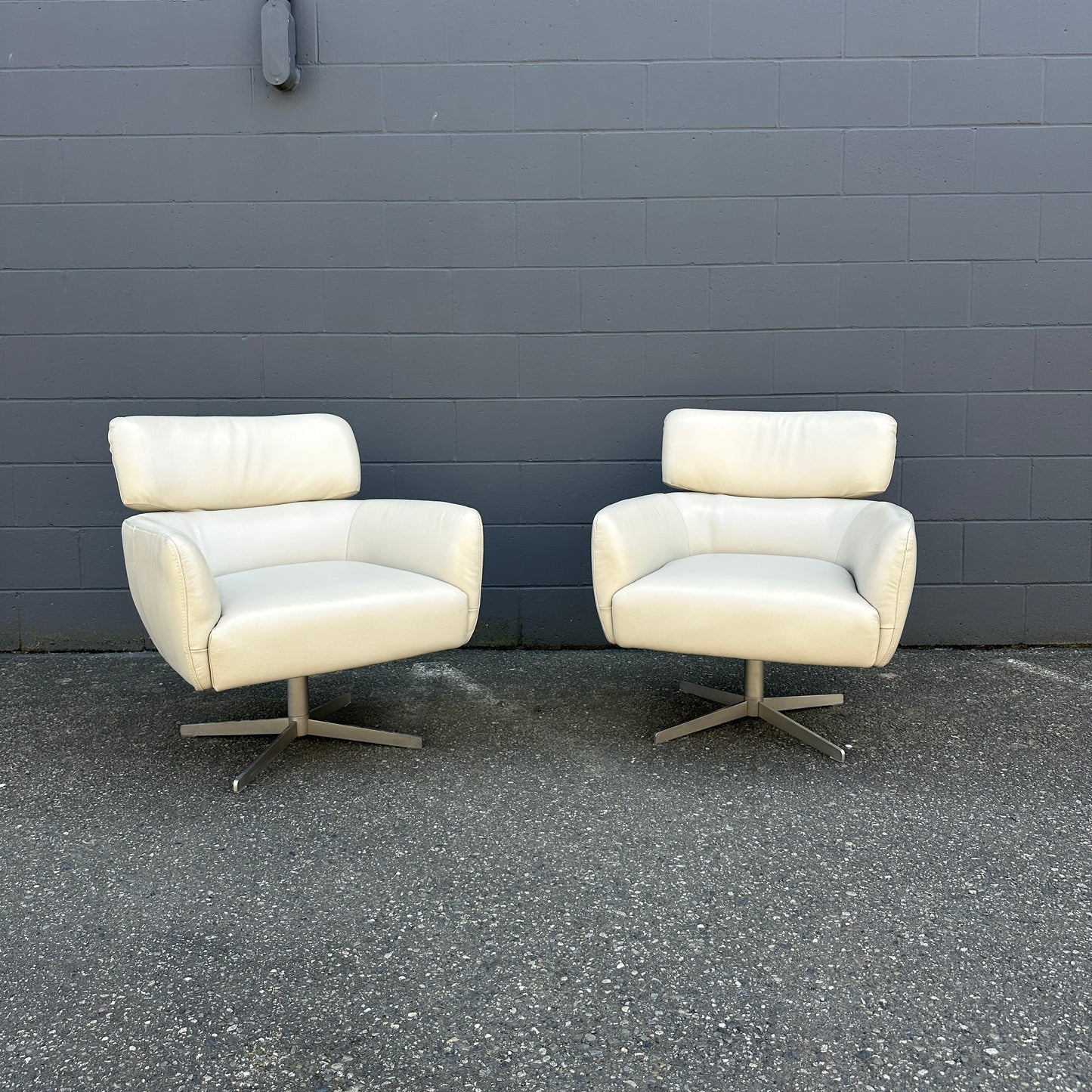 Saxon Leather Accent Chairs (x2)