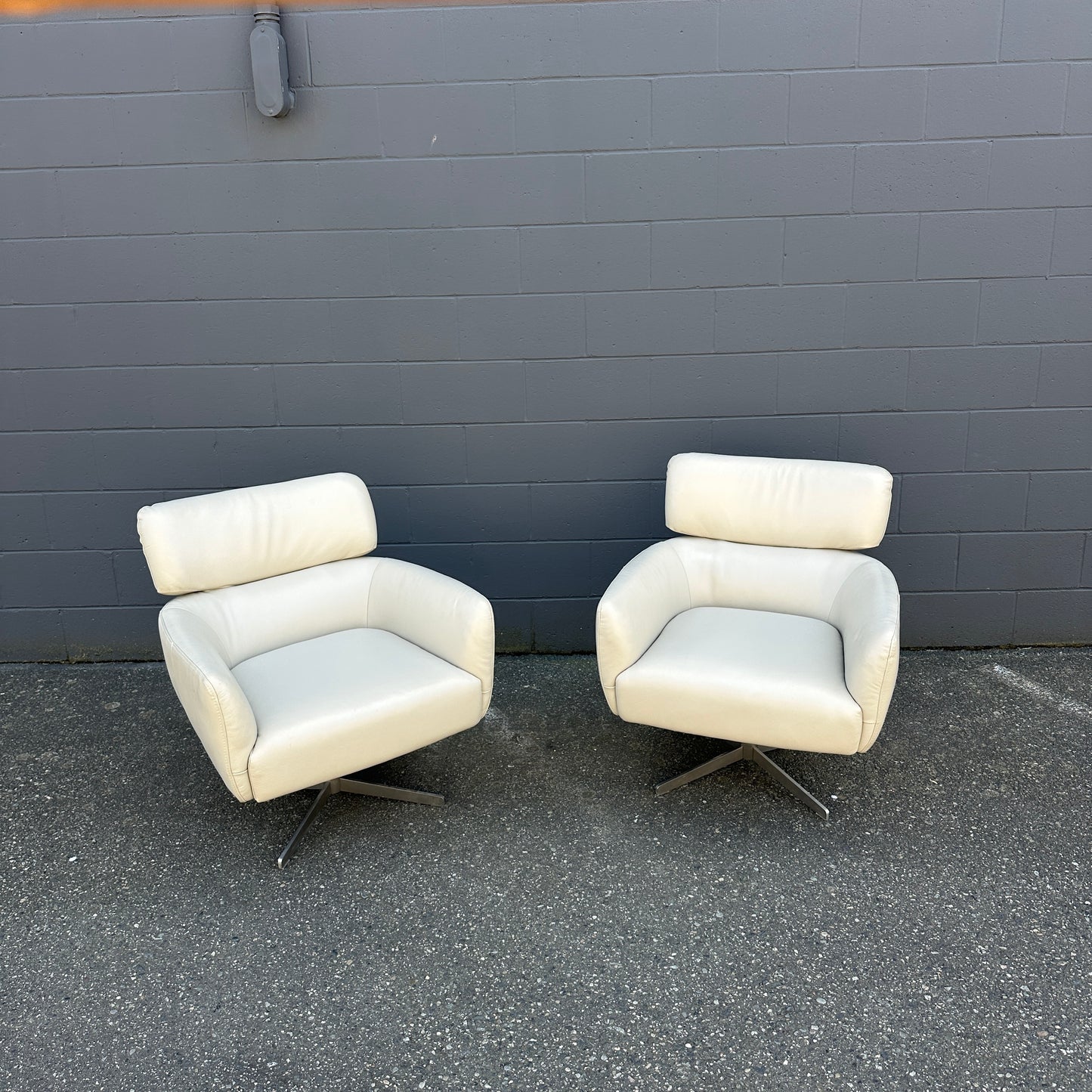 Saxon Leather Accent Chairs (x2)