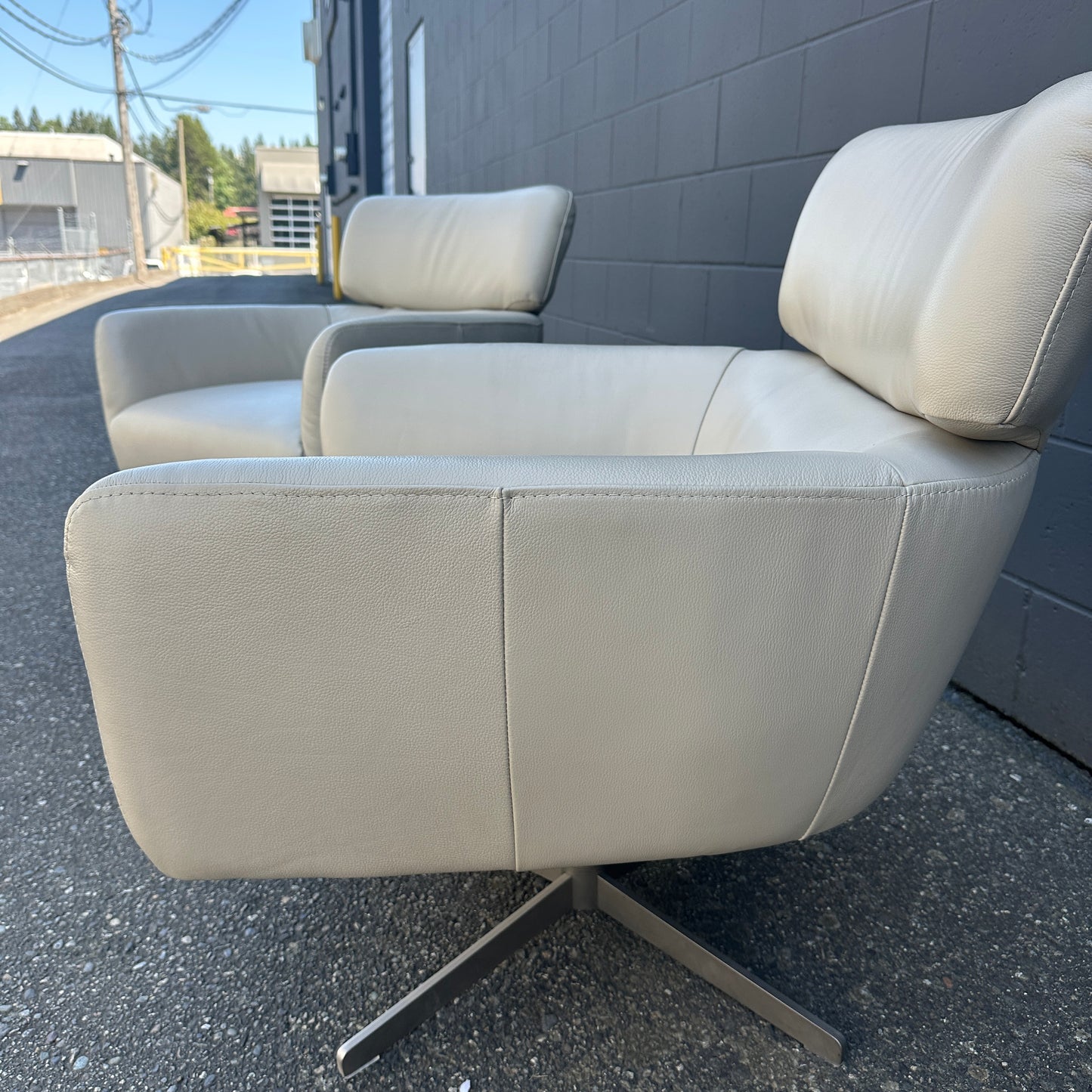 Saxon Leather Accent Chairs (x2)
