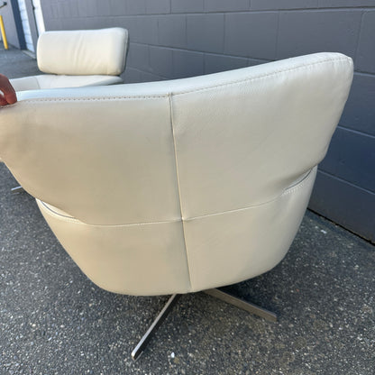 Saxon Leather Accent Chairs (x2)