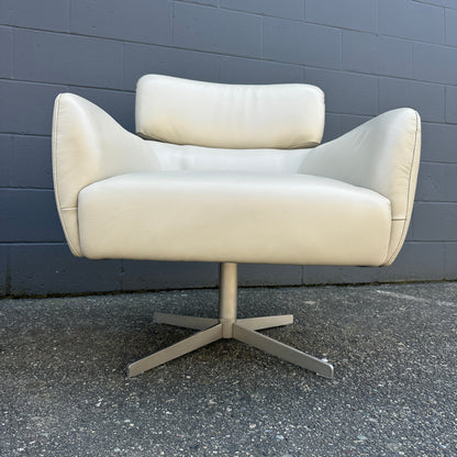 Saxon Leather Accent Chairs (x2)