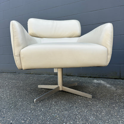 Saxon Leather Accent Chairs (x2)