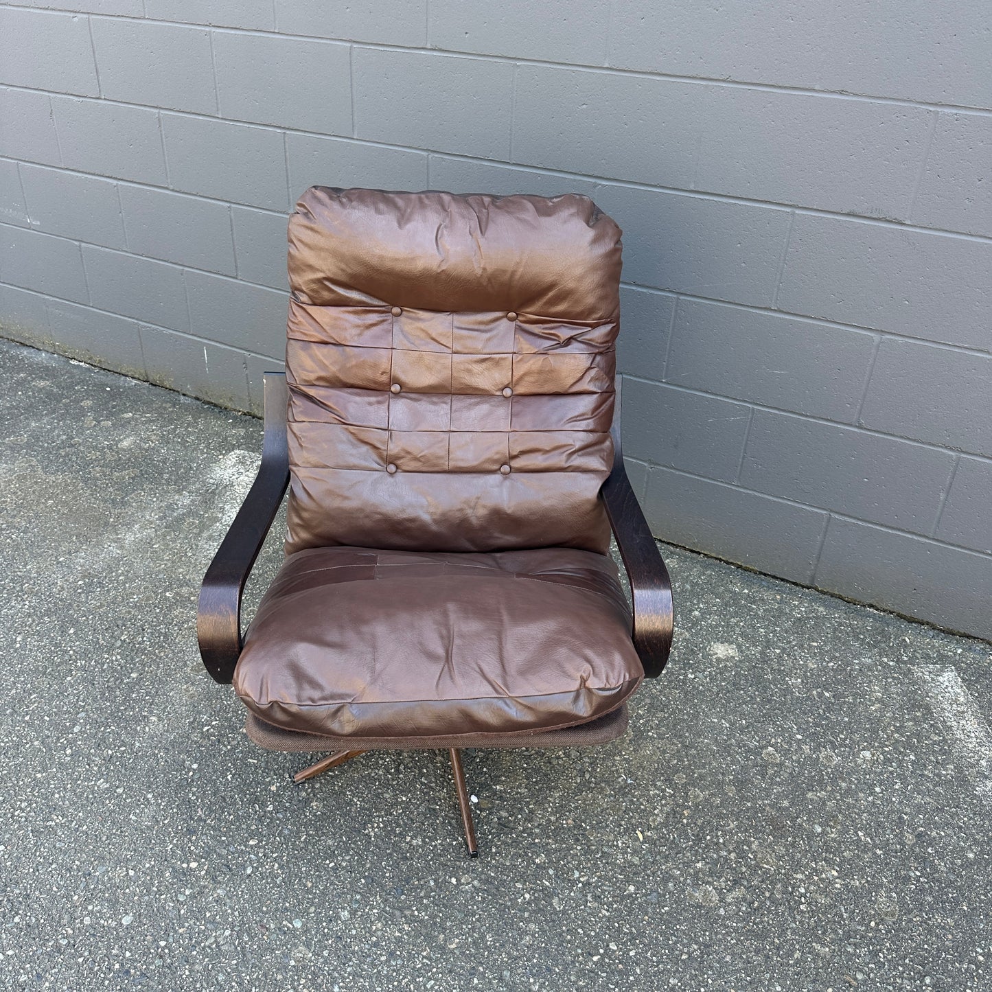 Spanish 1970s Leather Swivel Chair