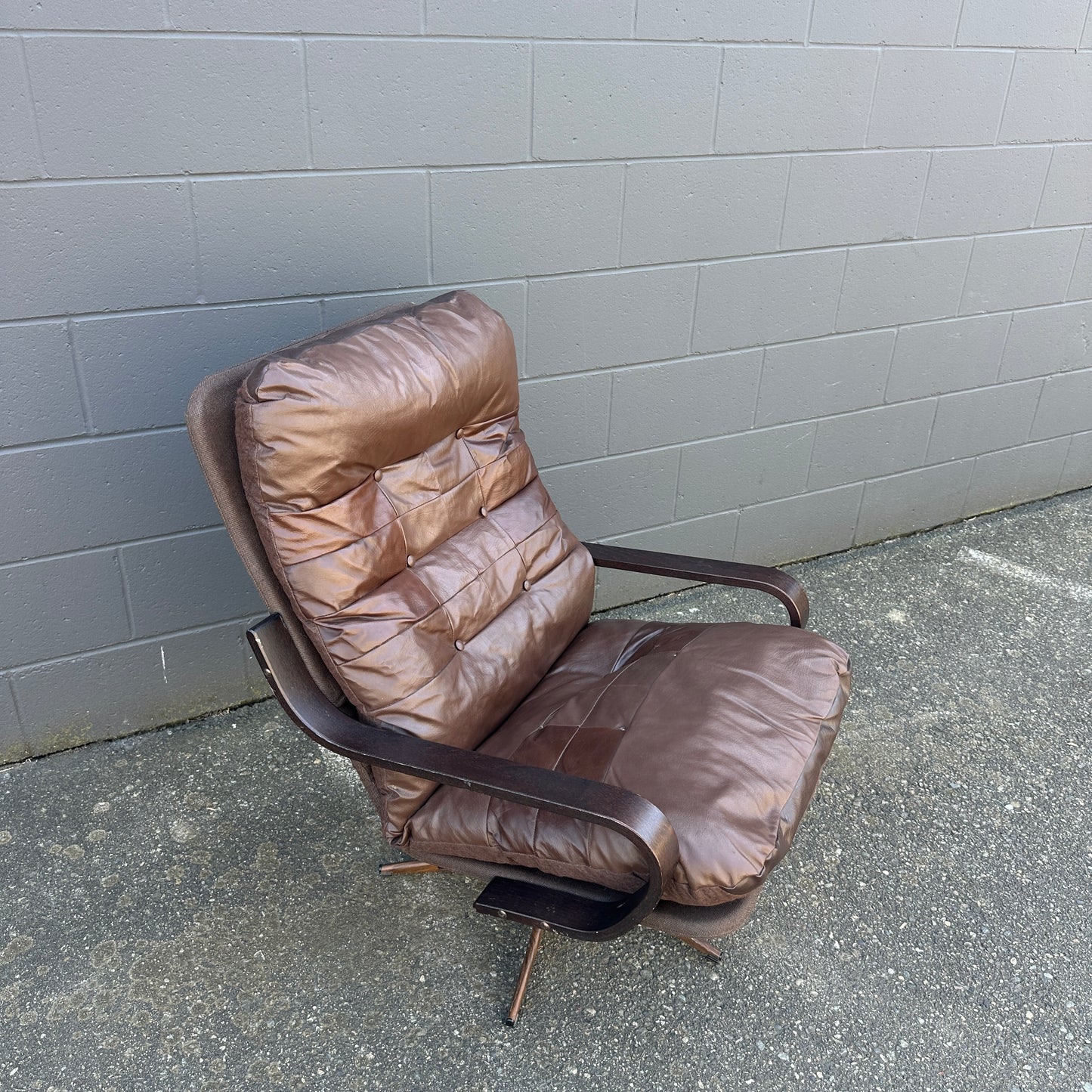Spanish 1970s Leather Swivel Chair