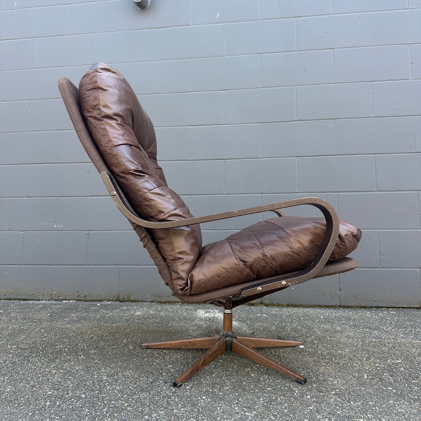 Spanish 1970s Leather Swivel Chair