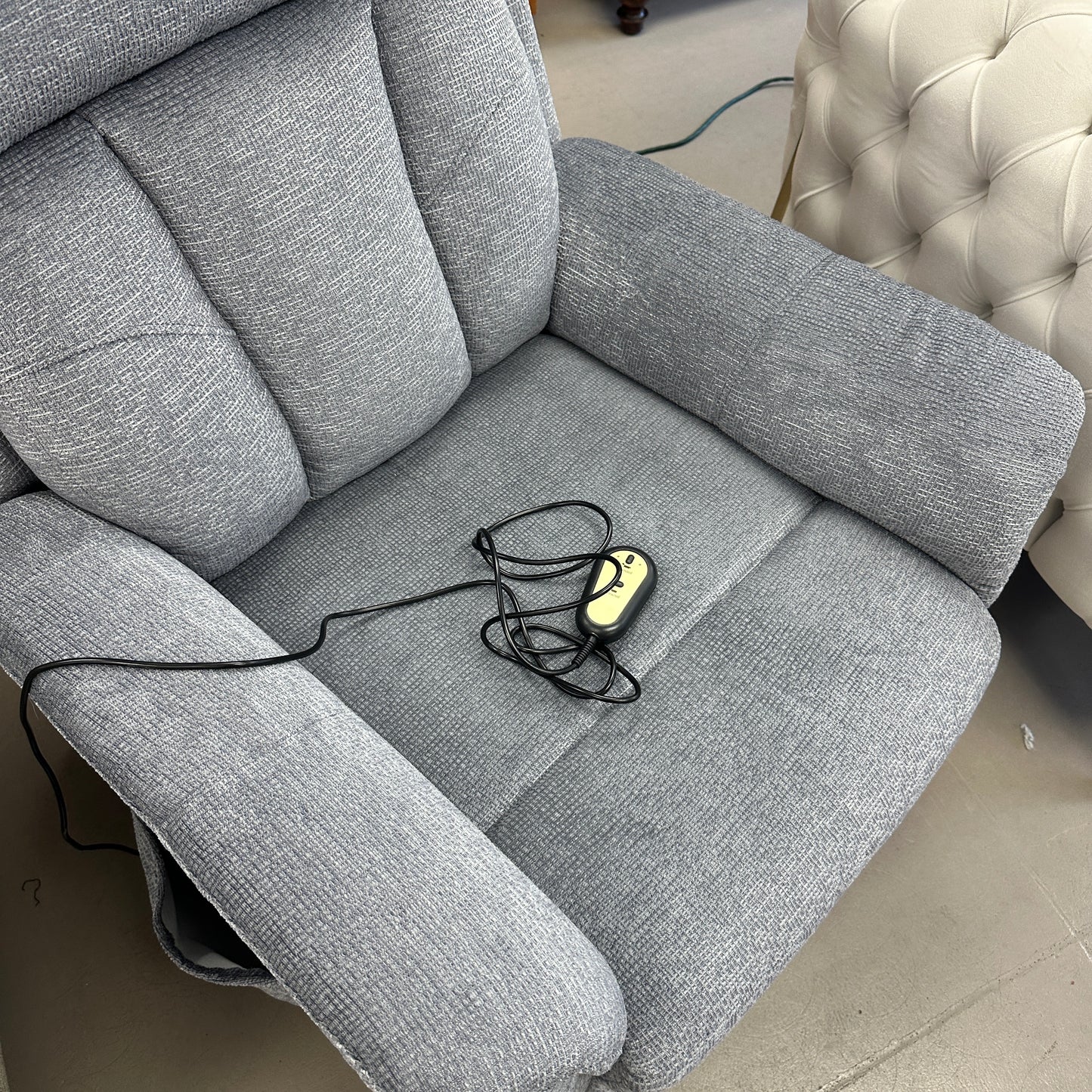 Amelia Power Lift Recliner Chair