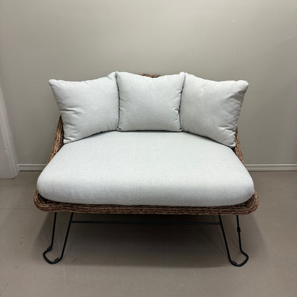 Patio Wicker Cuddle Chair