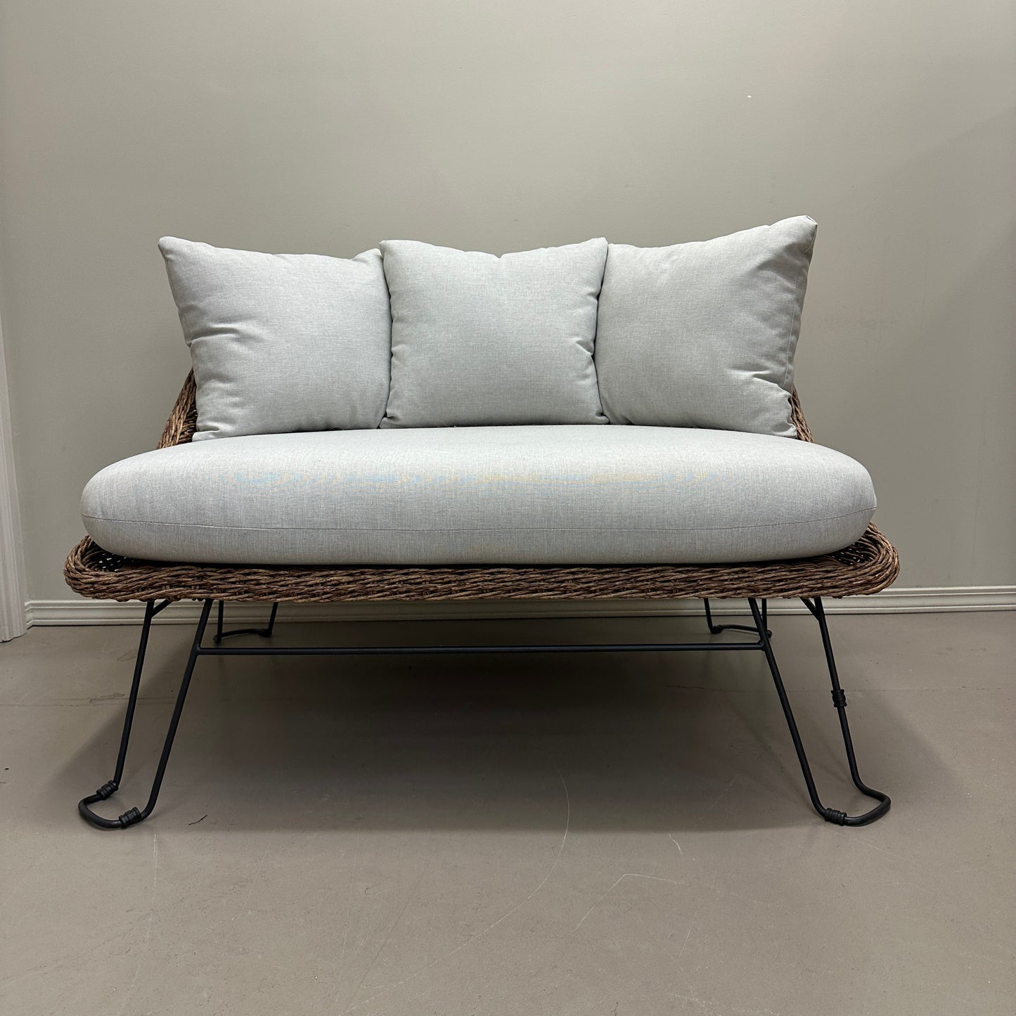 Patio Wicker Cuddle Chair