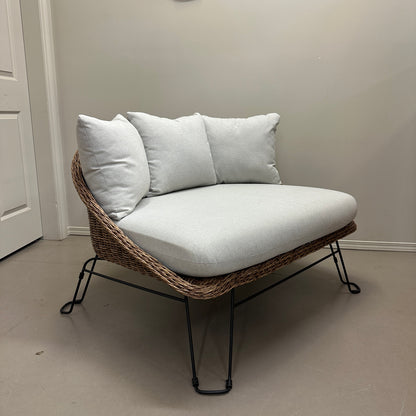 Patio Wicker Cuddle Chair
