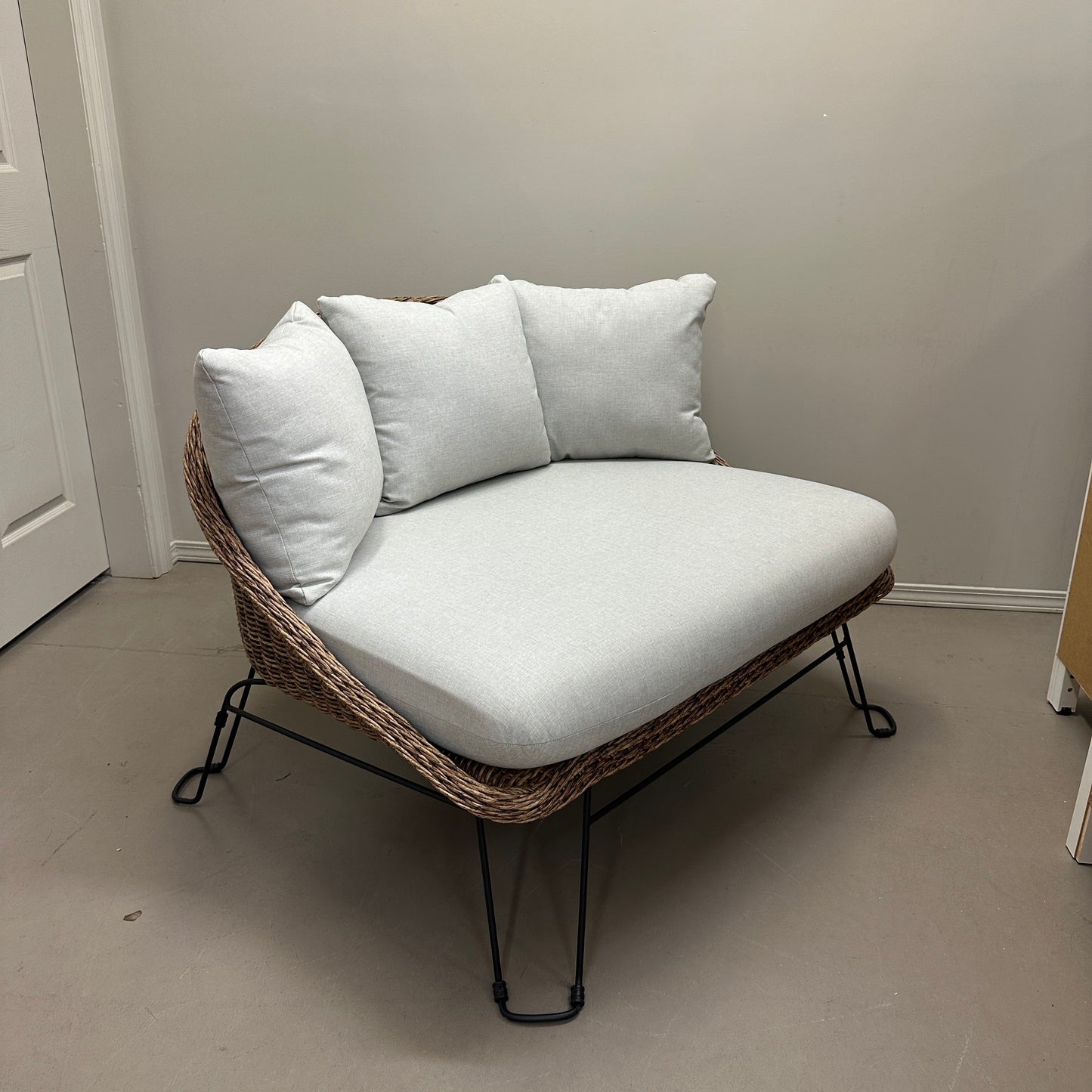 Patio Wicker Cuddle Chair