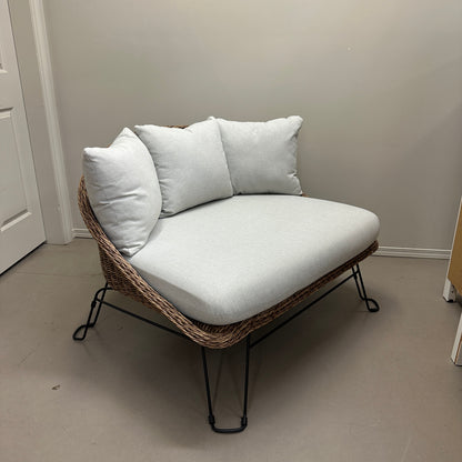 Patio Wicker Cuddle Chair