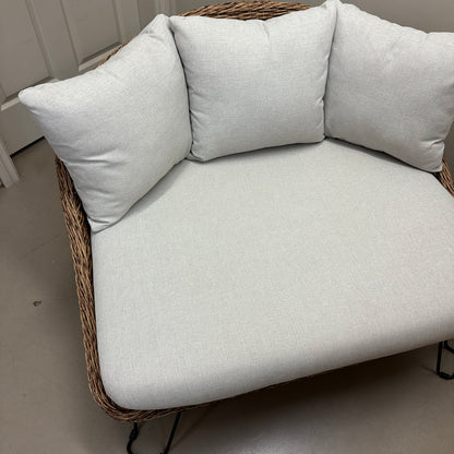 Patio Wicker Cuddle Chair