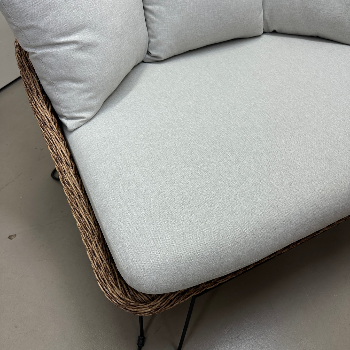 Patio Wicker Cuddle Chair