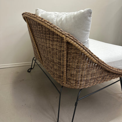 Patio Wicker Cuddle Chair