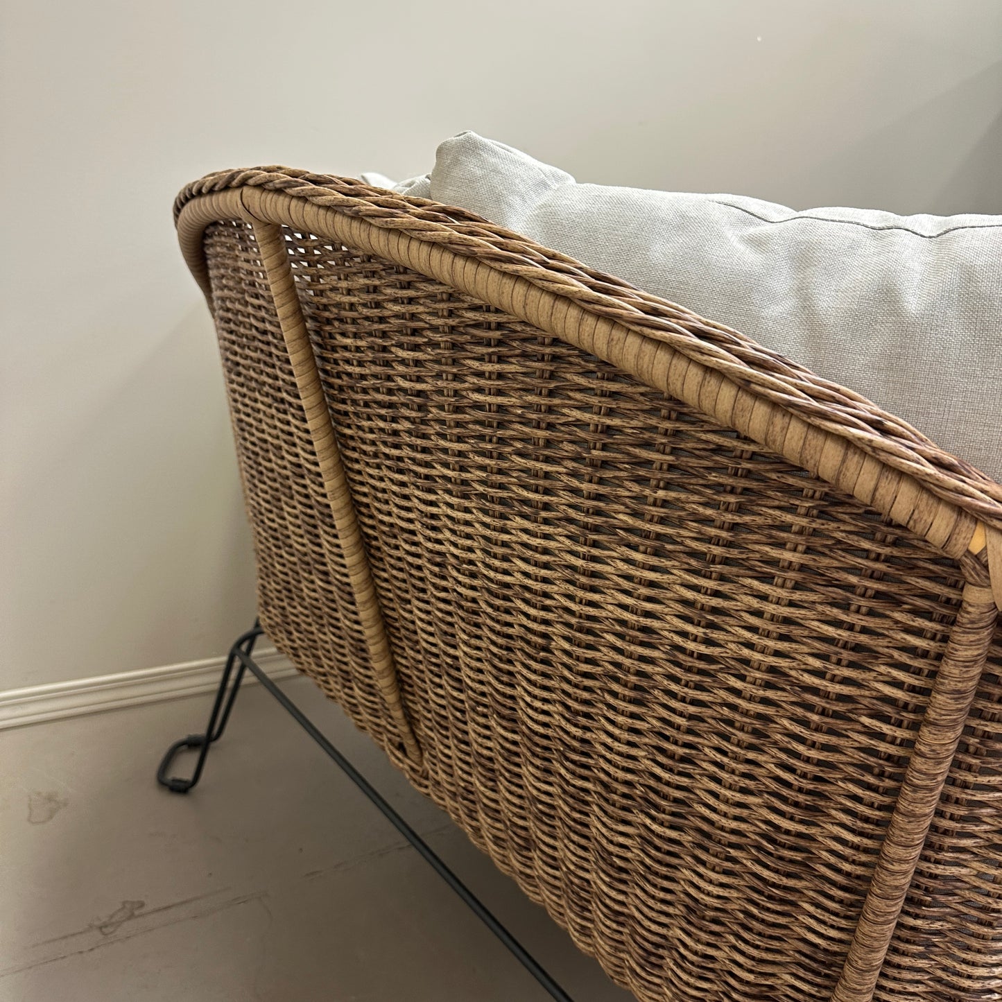 Patio Wicker Cuddle Chair