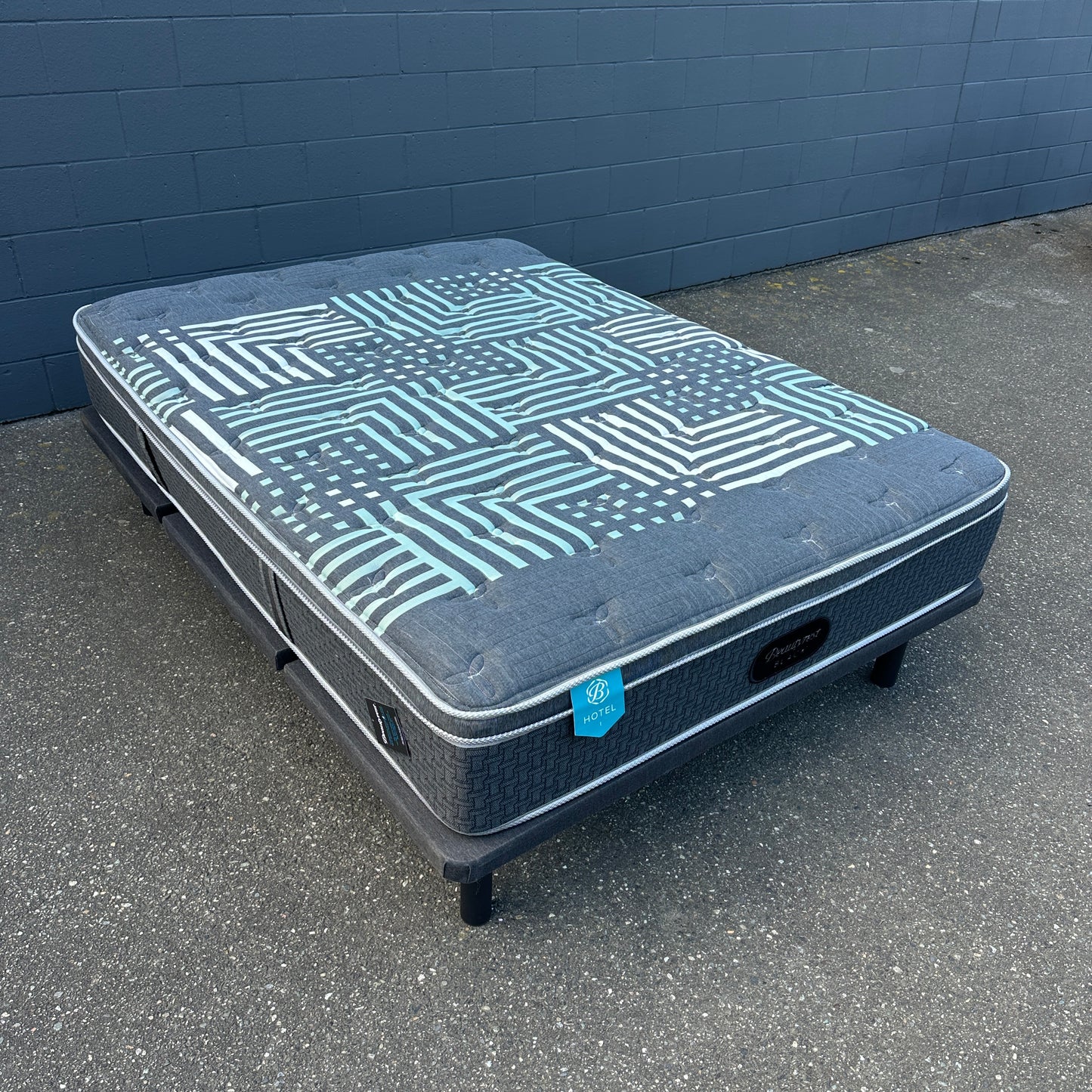 Beaudoin Platform Bed and Beautyrest Mattress - Queen