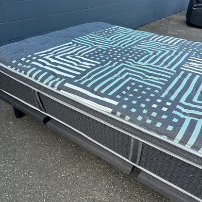 Beaudoin Platform Bed and Beautyrest Mattress - Queen