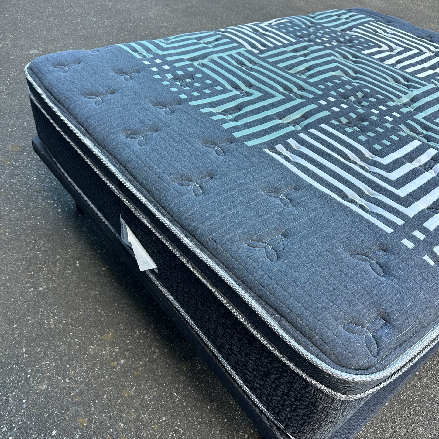 Beaudoin Platform Bed and Beautyrest Mattress - Queen