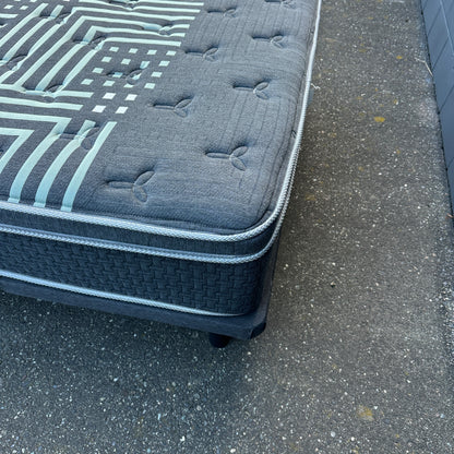 Beaudoin Platform Bed and Beautyrest Mattress - Queen