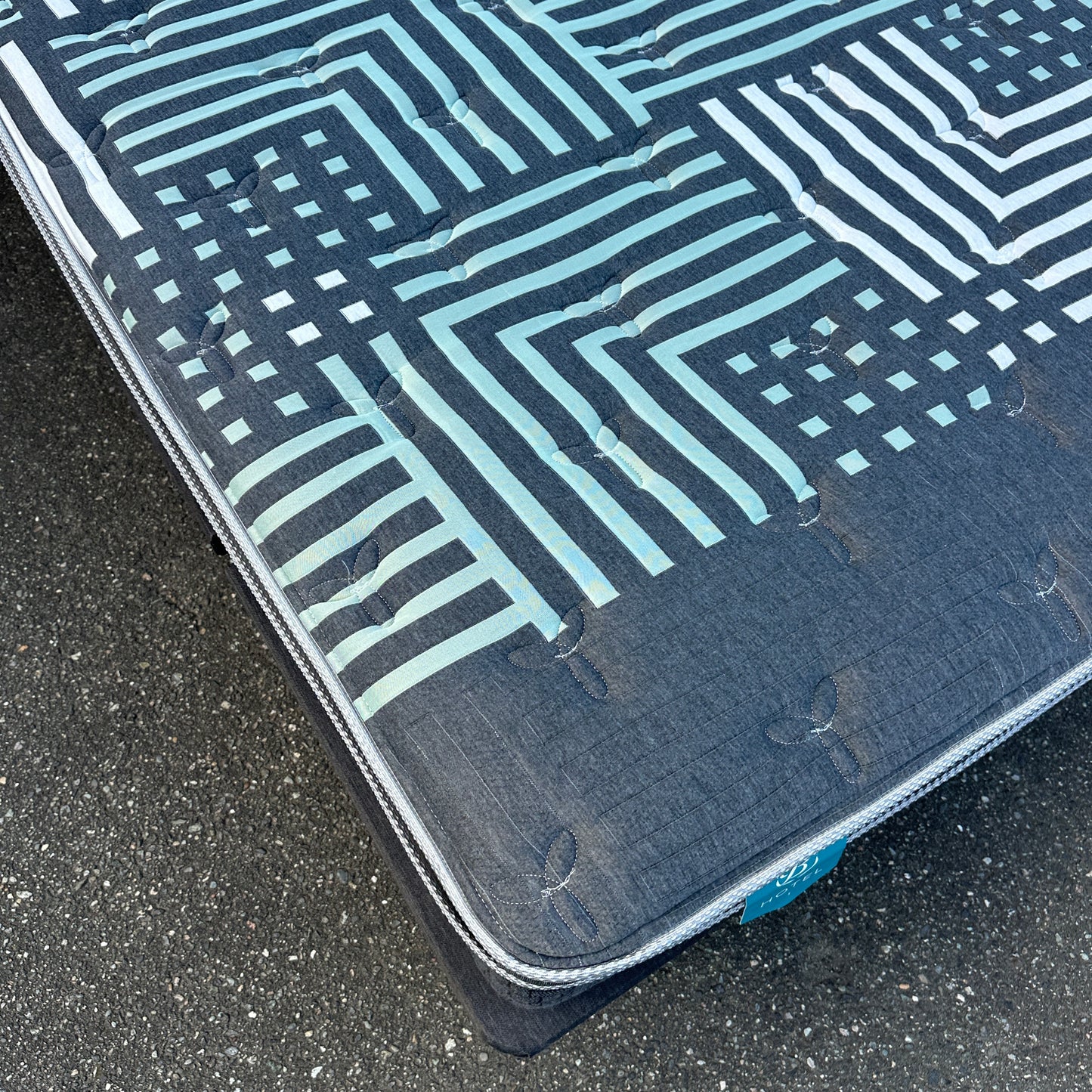 Beaudoin Platform Bed and Beautyrest Mattress - Queen