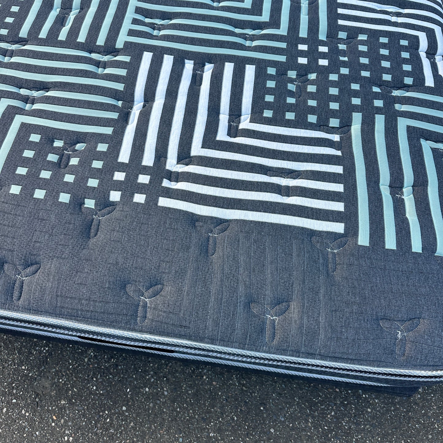 Beaudoin Platform Bed and Beautyrest Mattress - Queen