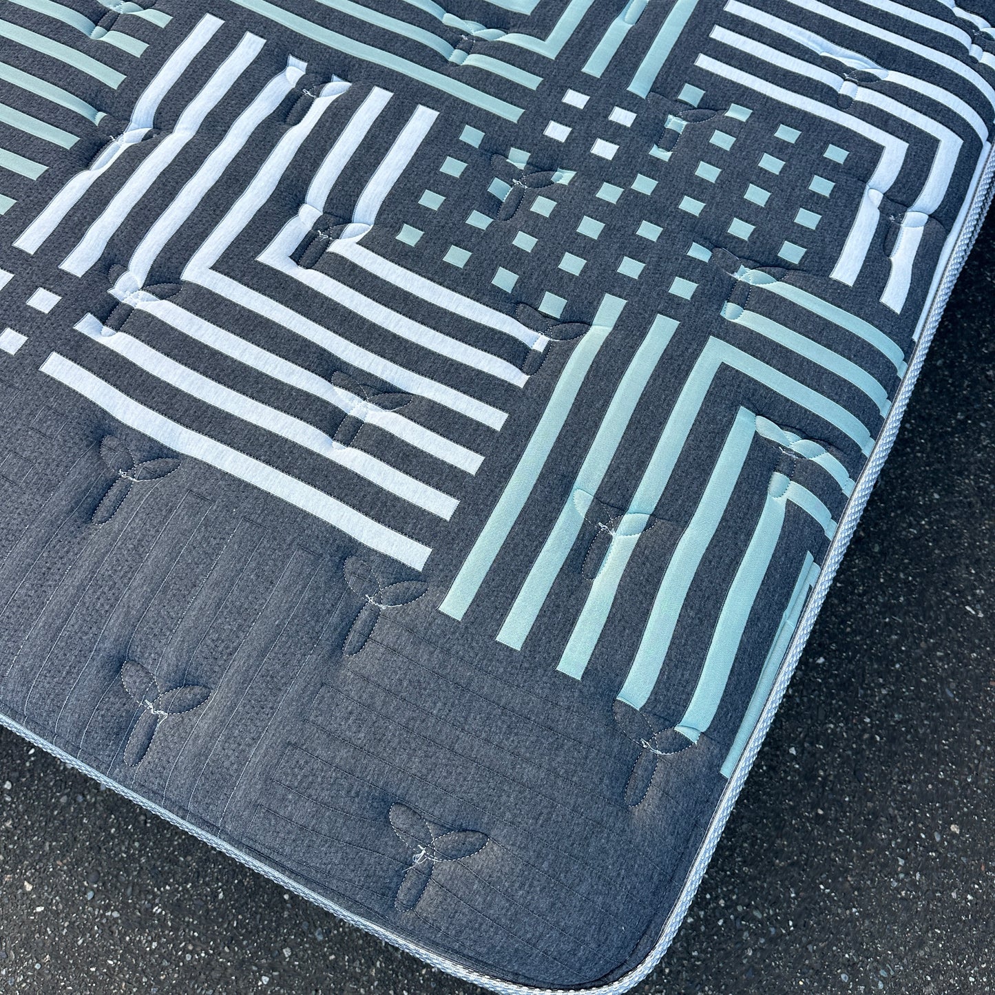Beaudoin Platform Bed and Beautyrest Mattress - Queen