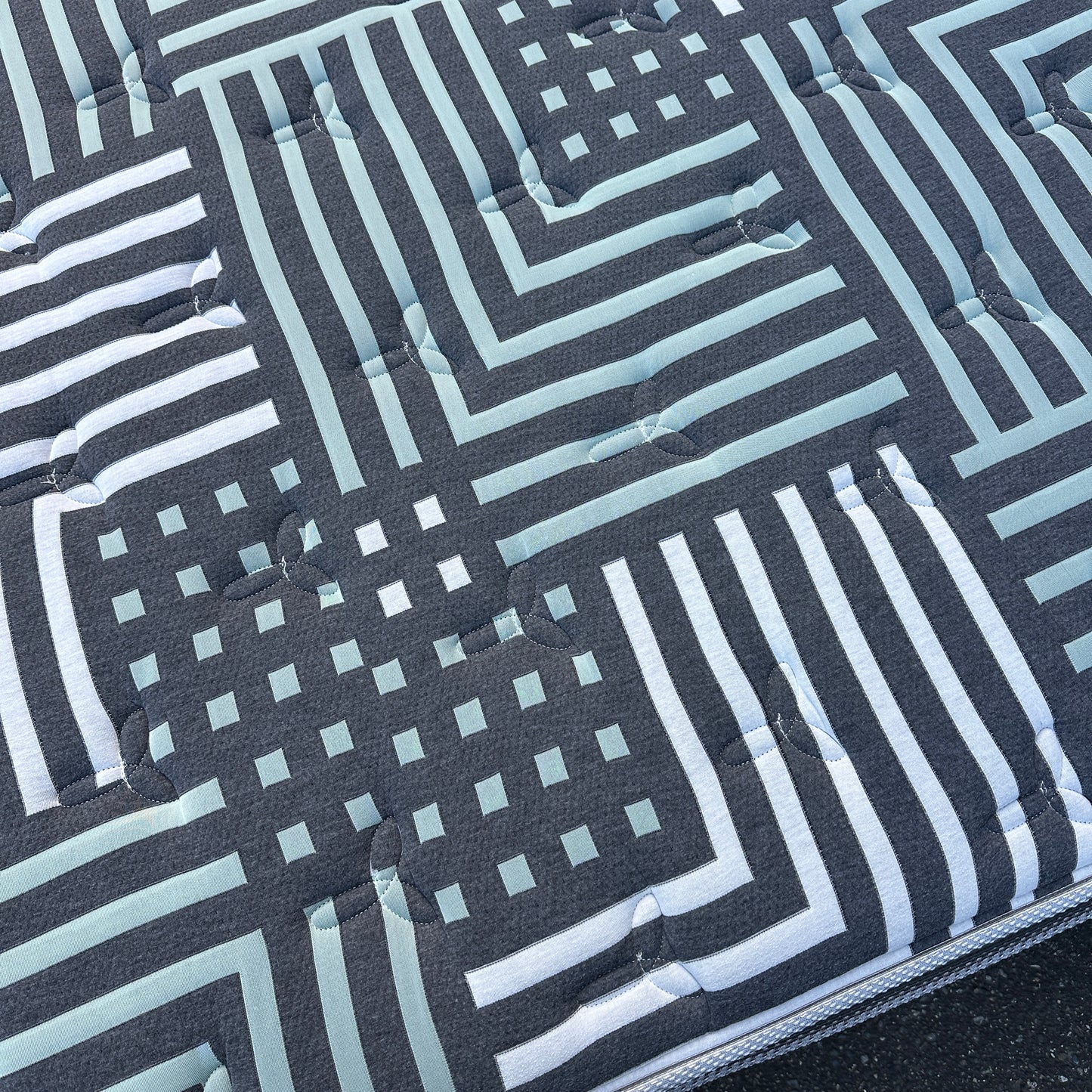 Beautyrest Black Hotel I Queen Mattress