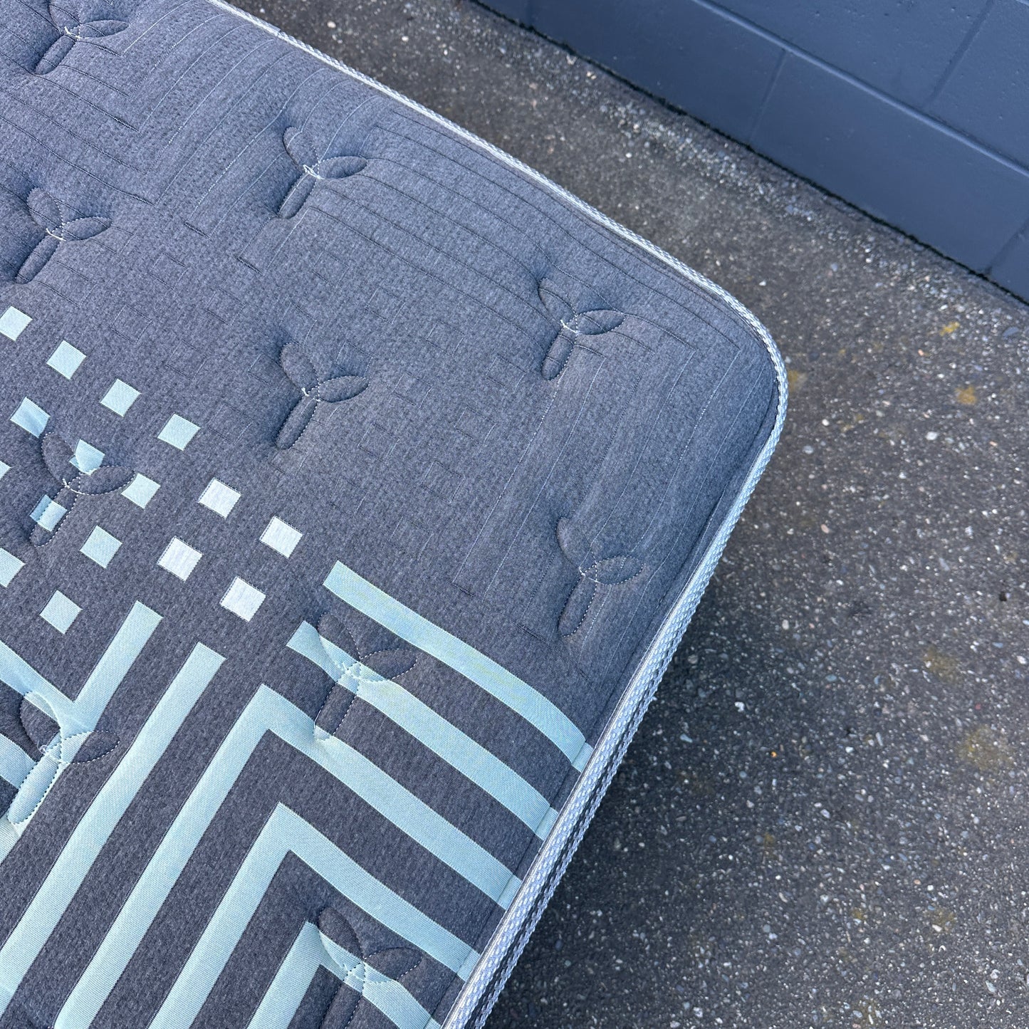Beautyrest Black Hotel I Queen Mattress