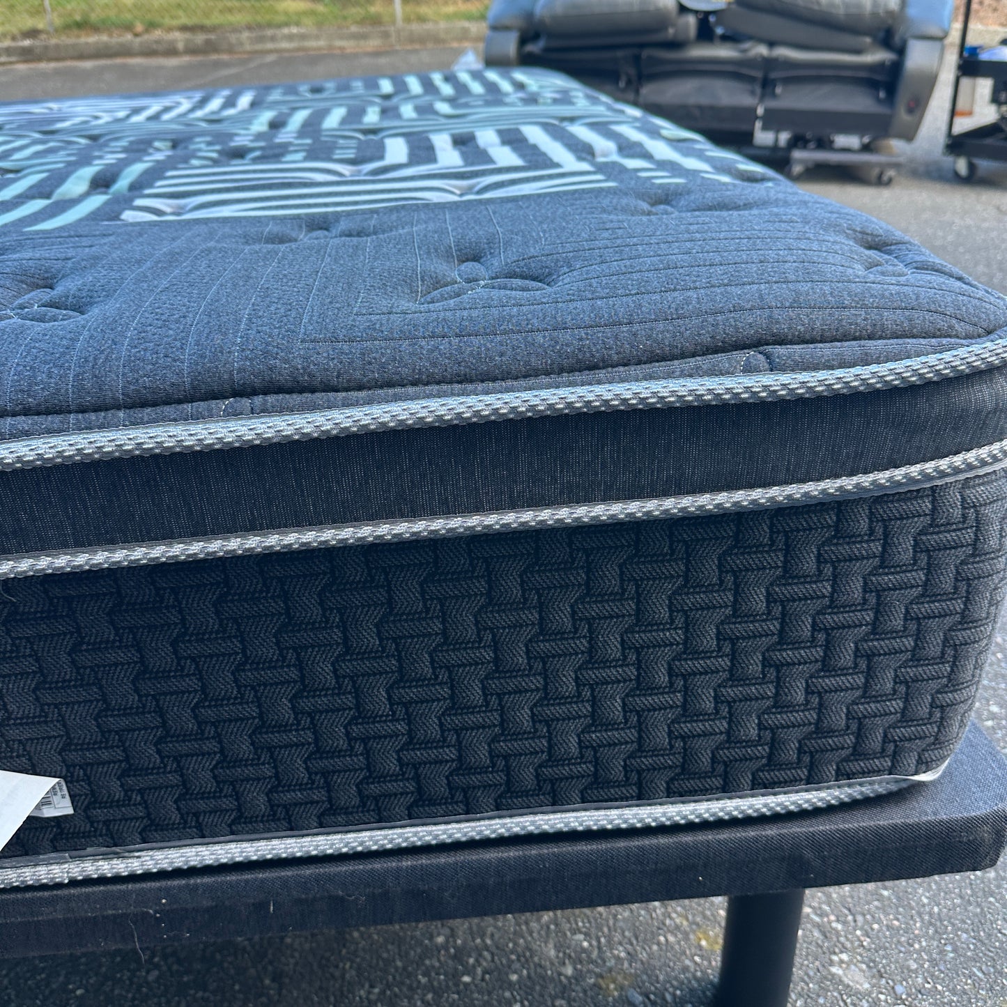 Beautyrest Black Hotel I Queen Mattress
