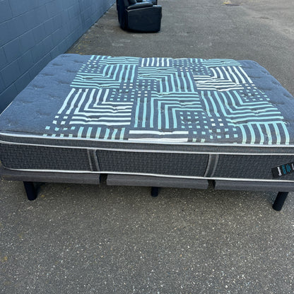 Beautyrest Black Hotel I Queen Mattress