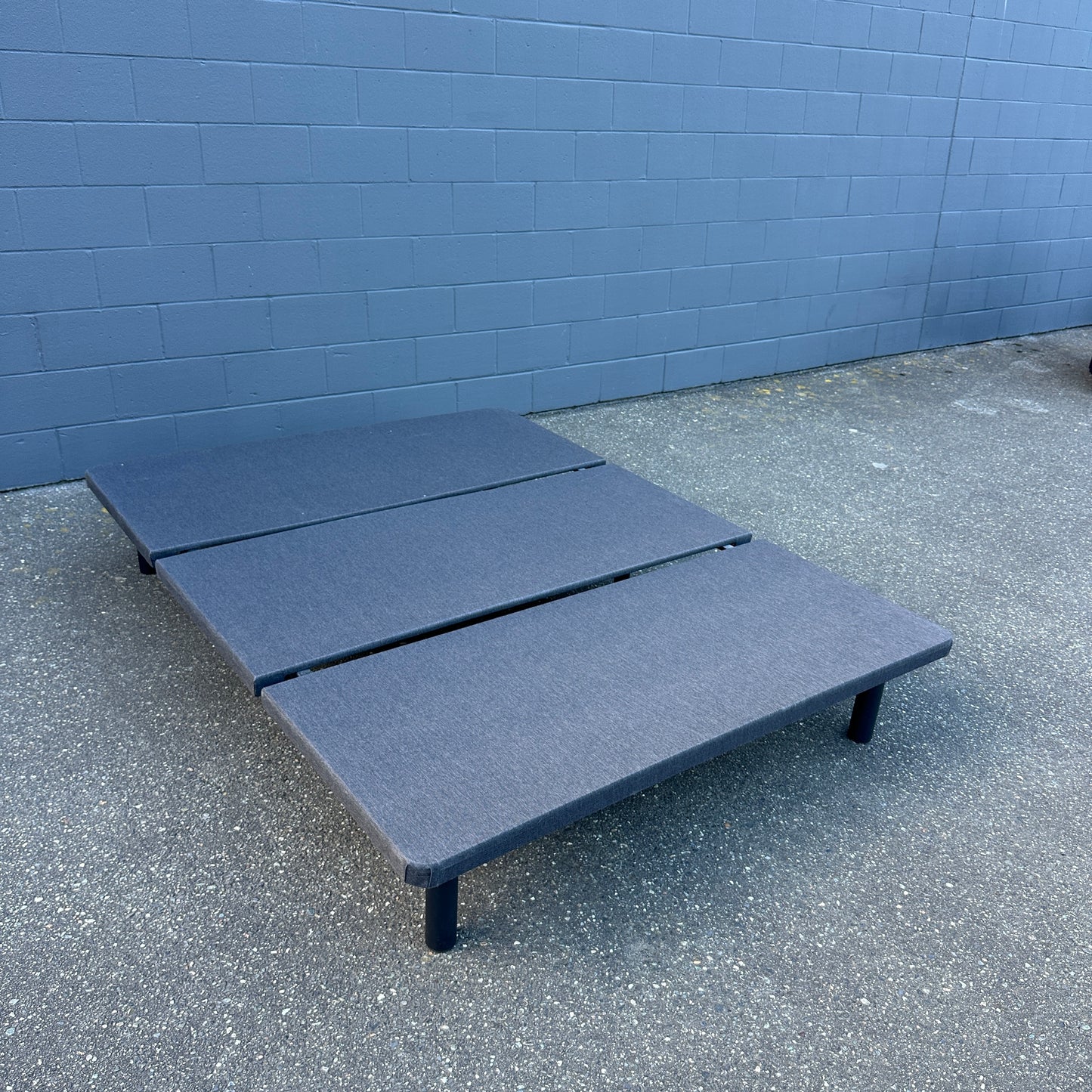 Beaudoin Platform Bed and Beautyrest Mattress - Queen